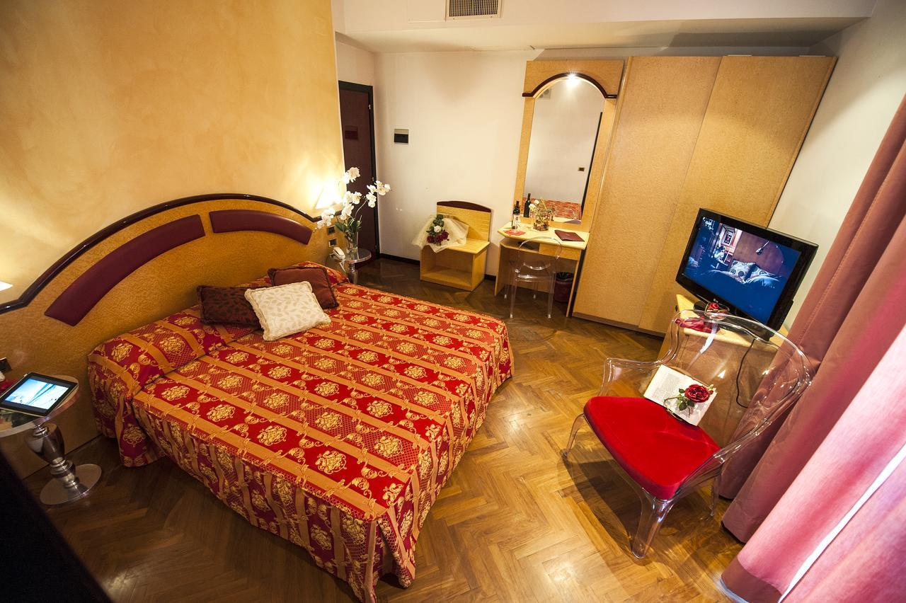 Hotel Regent - In Pieno Centro San Benedetto del Tronto Eksteriør billede