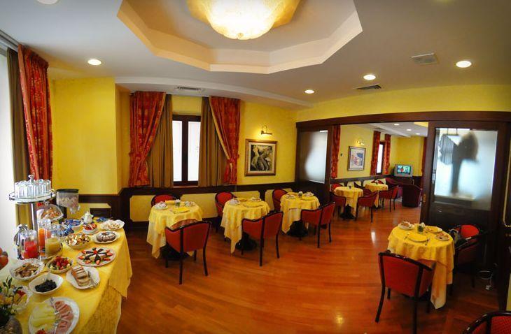 Hotel Regent - In Pieno Centro San Benedetto del Tronto Eksteriør billede