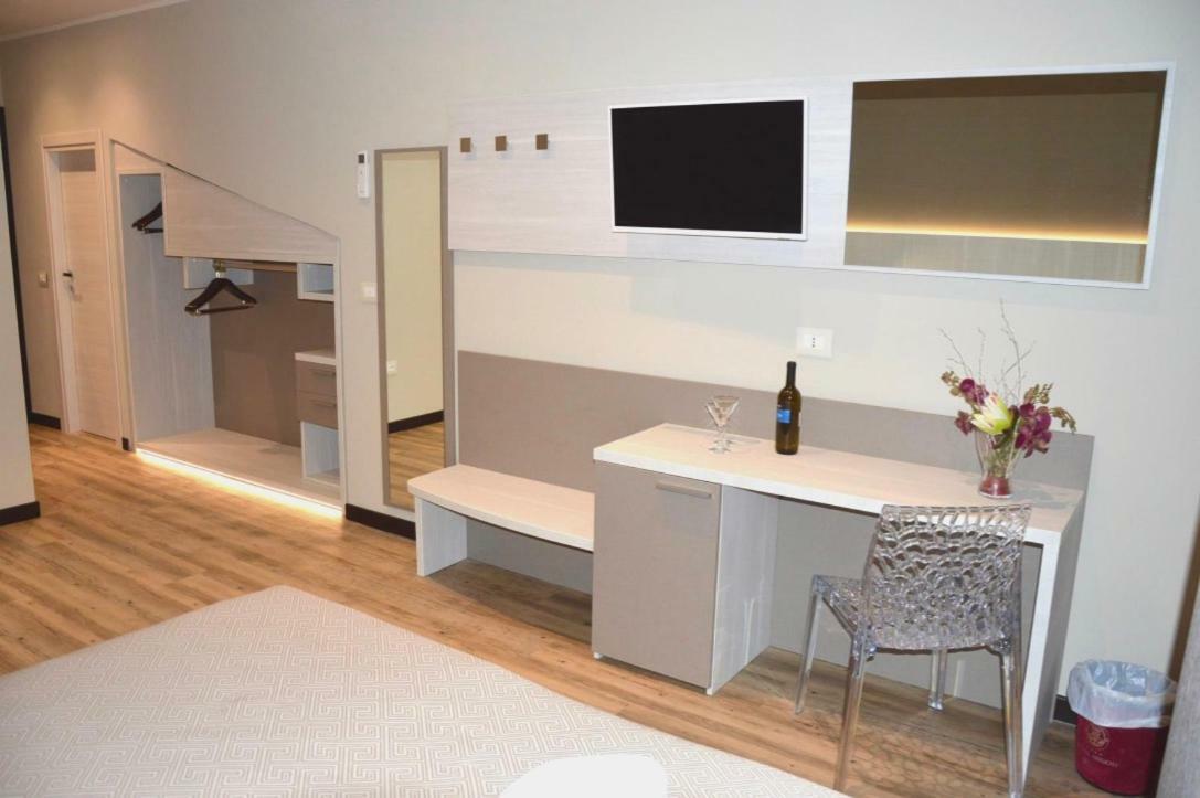 Hotel Regent - In Pieno Centro San Benedetto del Tronto Eksteriør billede