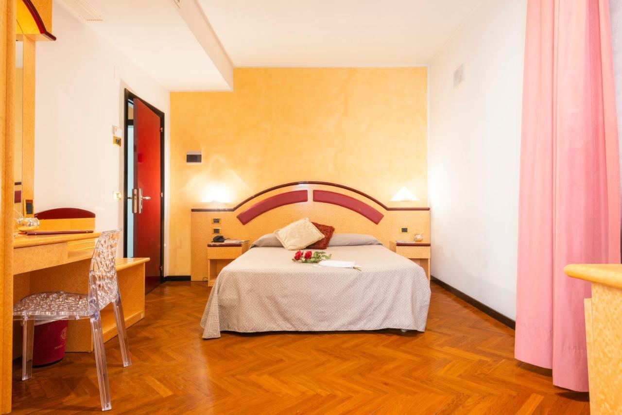Hotel Regent - In Pieno Centro San Benedetto del Tronto Eksteriør billede