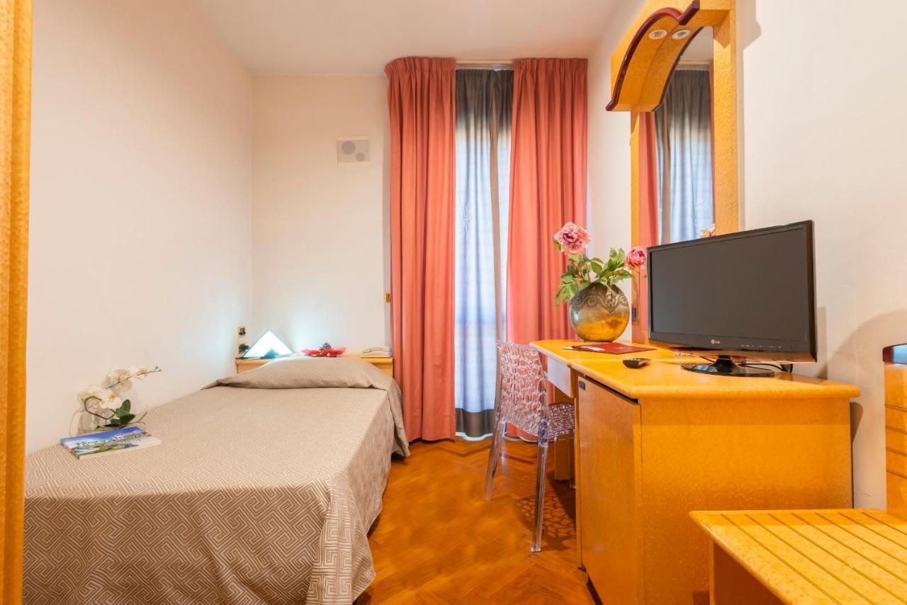 Hotel Regent - In Pieno Centro San Benedetto del Tronto Eksteriør billede