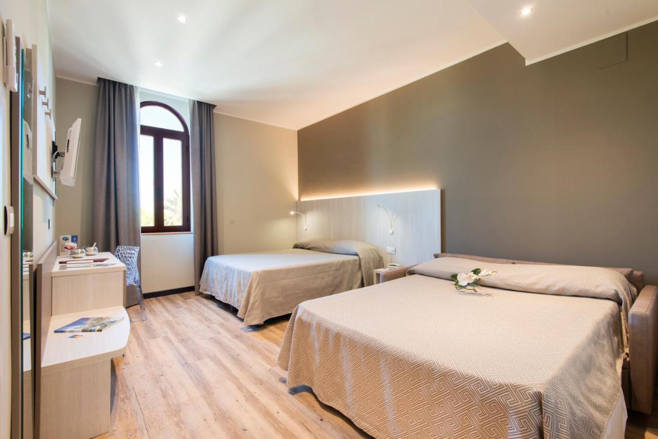 Hotel Regent - In Pieno Centro San Benedetto del Tronto Eksteriør billede