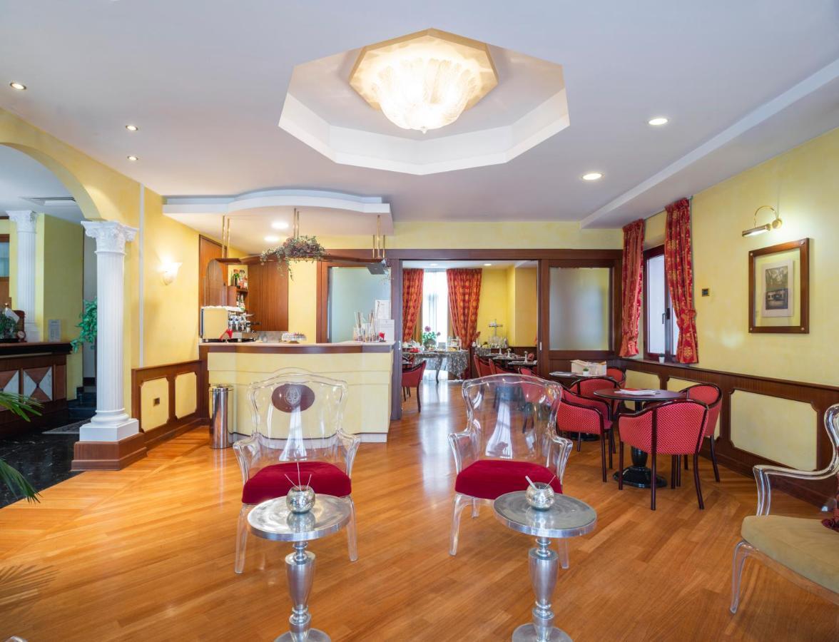 Hotel Regent - In Pieno Centro San Benedetto del Tronto Eksteriør billede